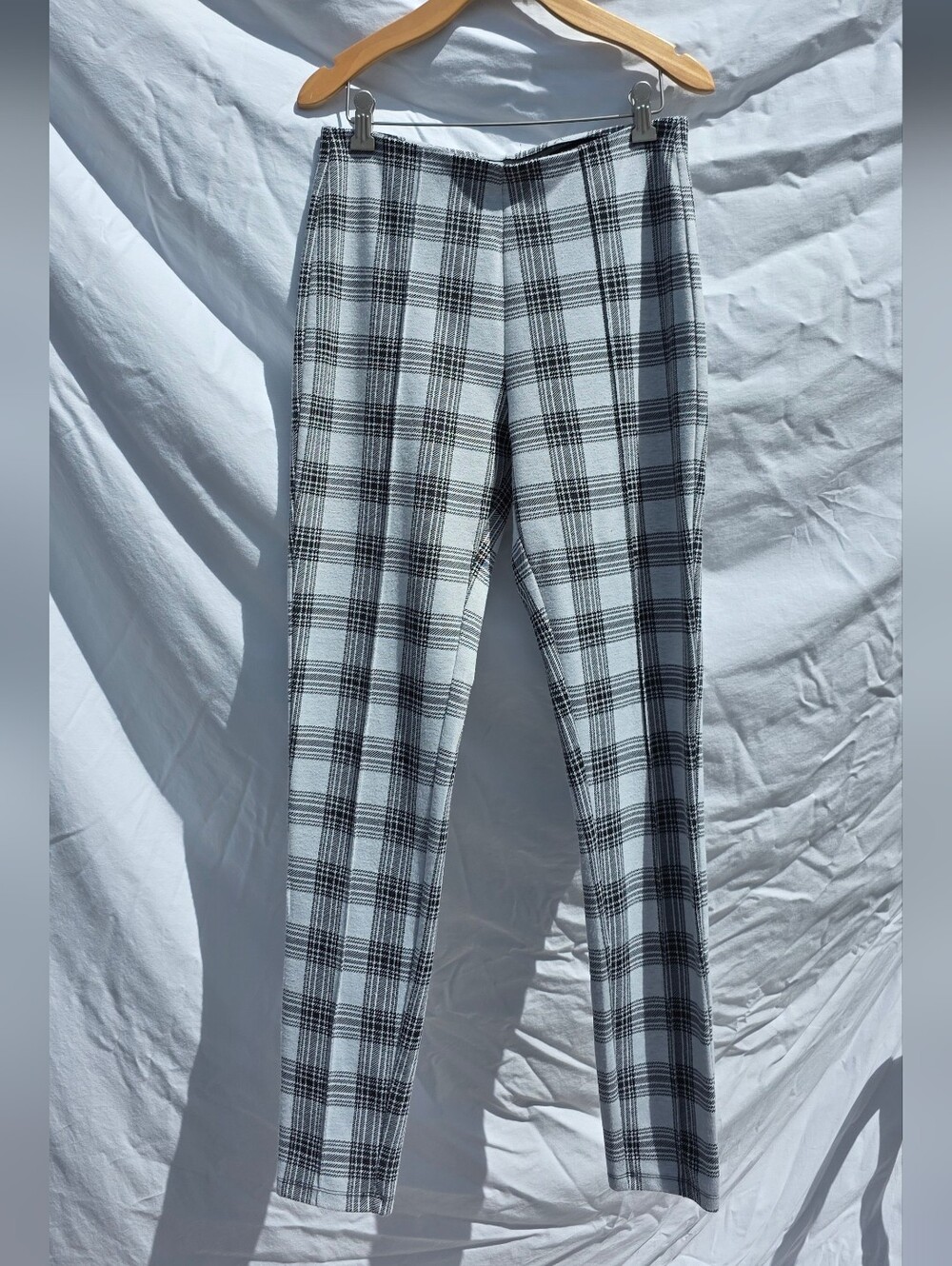 Tahari Size M Black and Grey Plaid Dress Pants